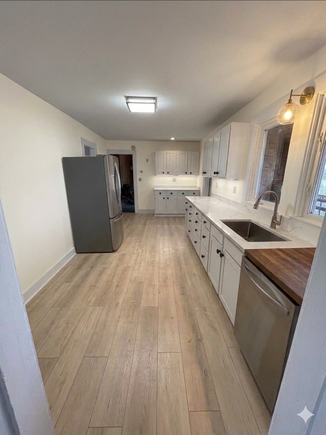 Building Photo - 967 Meadow Rd Unit 1