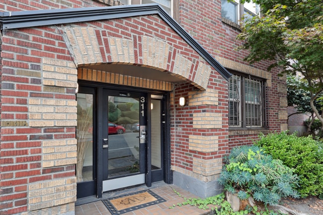 Building Photo - 311 12th Ave E Rental