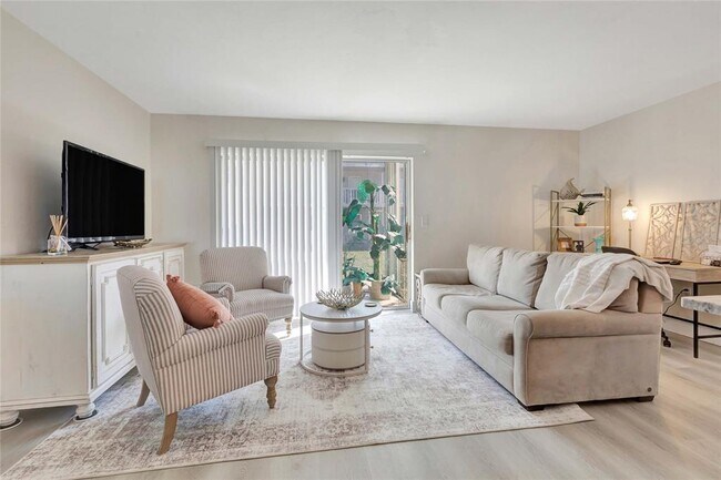 Photo - 3755 S School Ave Unidad 47