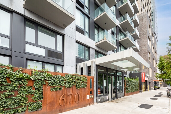 Photo - 670 Pacific