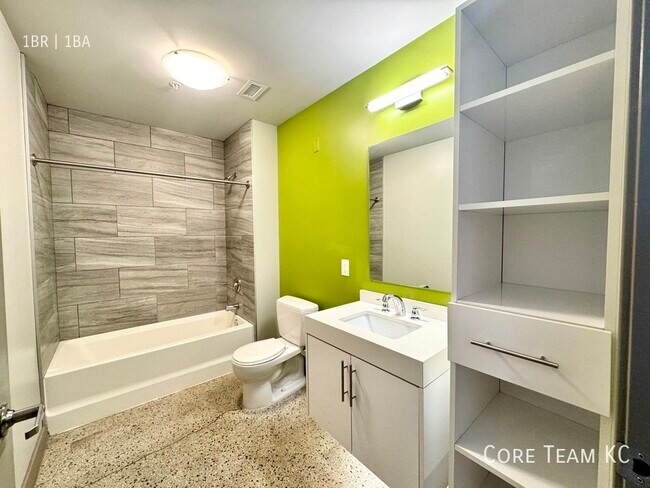 Photo - 306 E 12th St Unit 613