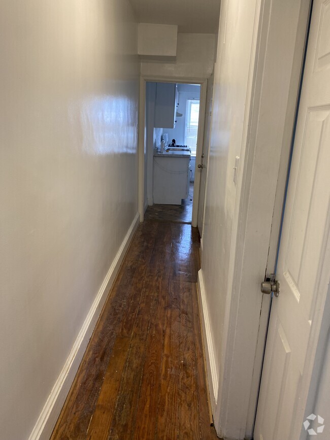 Building Photo - 2036 Druid Hill Ave Unit 3rd Floor Rental