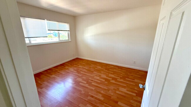 Photo - 10100 Walnut St Unidad 3