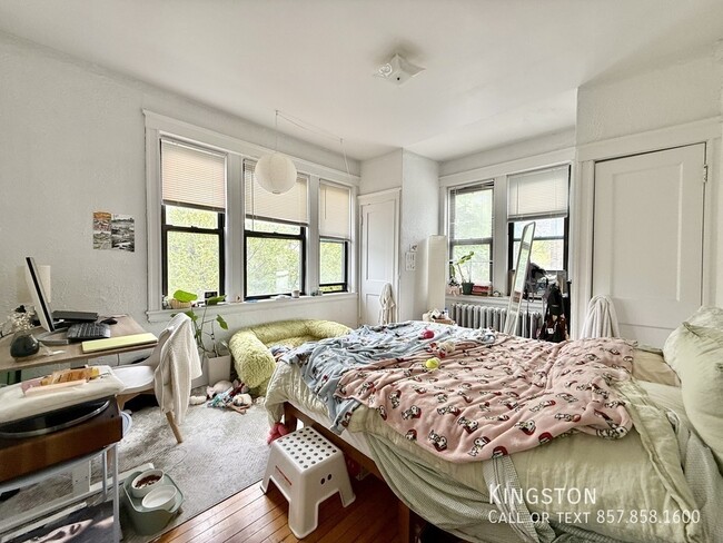 Photo - 124 Babcock St Unit PH28