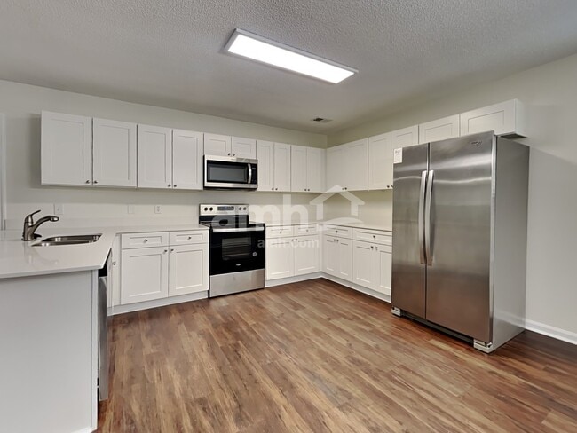 Photo - 125 Ducane St