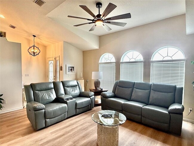 5333 NW 25th Loop
