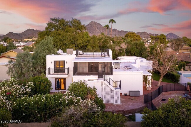 Photo - 1025 E Morten Ave