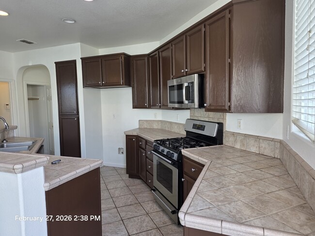 Photo - 6905 Loheit Way