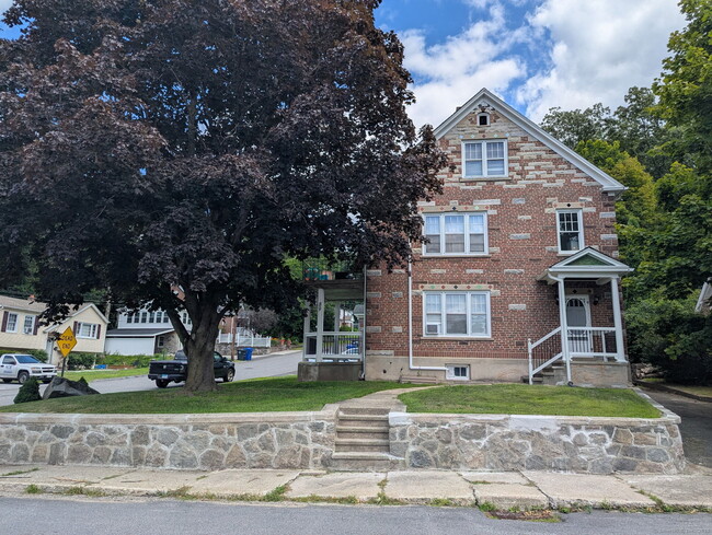 Photo - 89 Hillside Ave Unit 2nd Floor