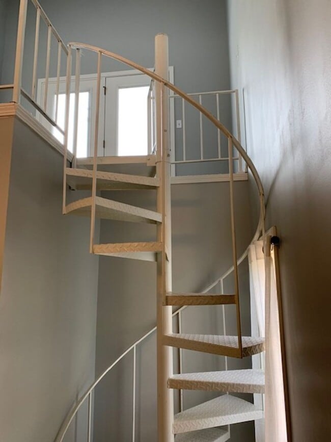 Photo - Spacious 3 bedroom 3.5 Baths 2 Home Office...