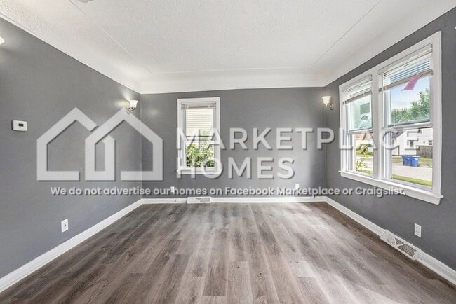 Photo - 7211 Packard Ave
