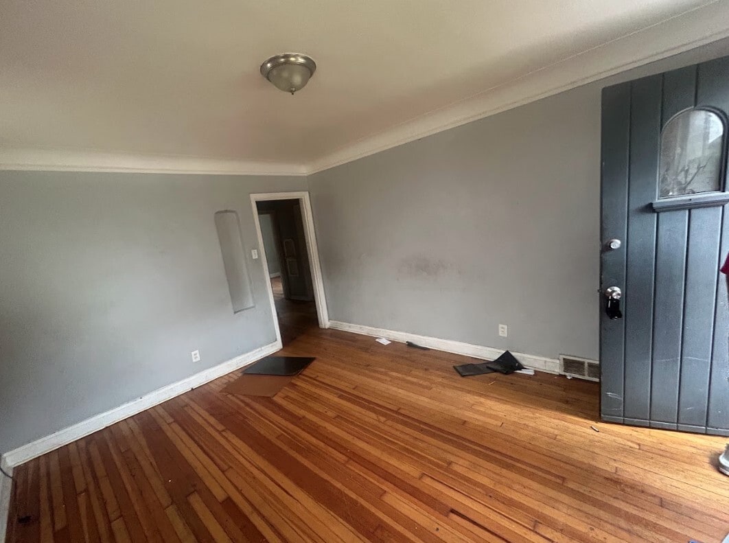 Photo - 7007 Myron Ave