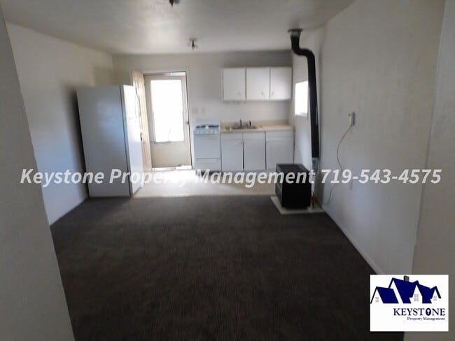 Photo - Small Dog Welcome! AC Unit Included! Studio Near Downtown $700/$700 Unit #7 1/2