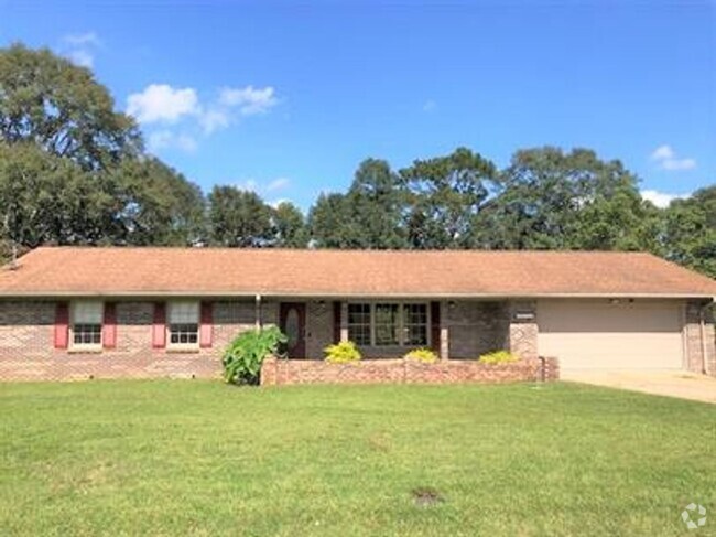 Building Photo - Available June! Rental