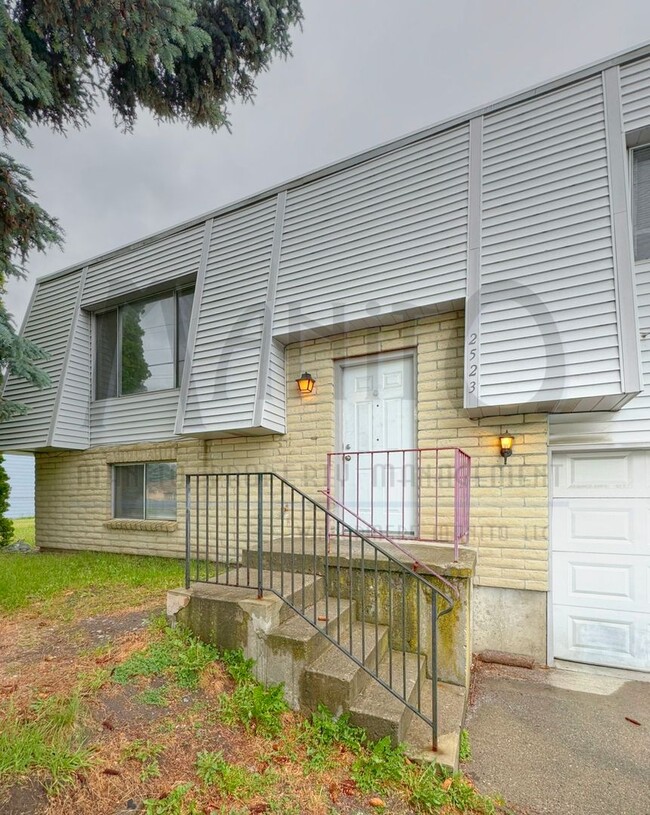 Charming Spokane Valley Duplex - Charming Spokane Valley Duplex House