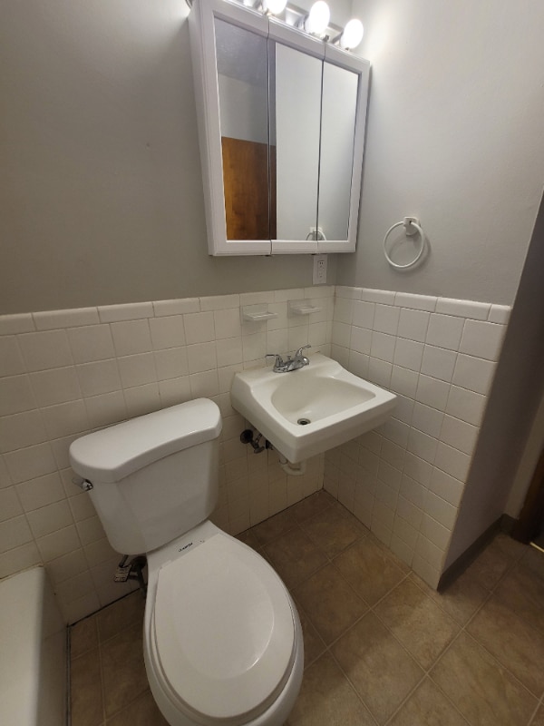 Photo - 377 Pershing Ave NE