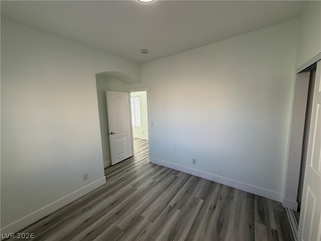 Building Photo - 5568 Jelsma Ave