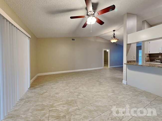 Photo - 488 Northview St