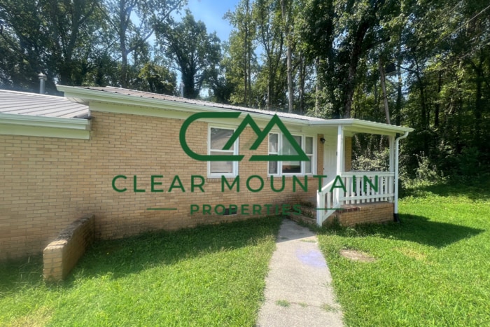 BEAUTIFULLY RENOVATED 2BRM 1BTH HOME MINUT... - BEAUTIFULLY RENOVATED 2BRM 1BTH HOME MINUT...