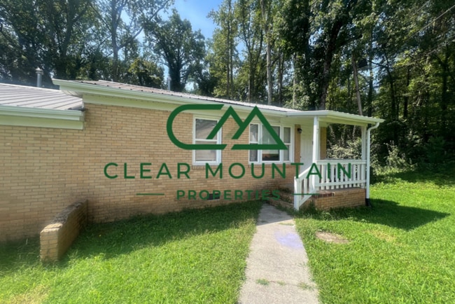 Building Photo - BEAUTIFULLY RENOVATED 2BRM 1BTH HOME MINUT...