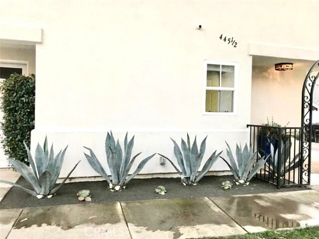 Photo - 445 Begonia Ave