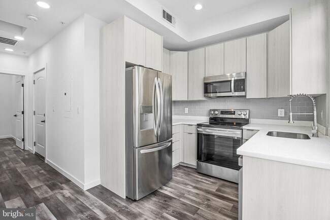 Photo - 506 H St NE Unit 202