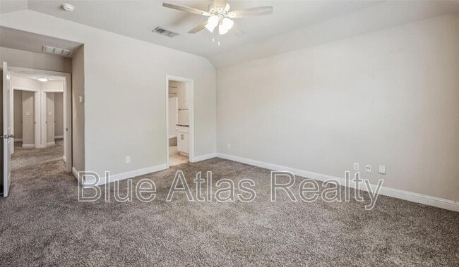 Photo - 268 Castleridge Dr