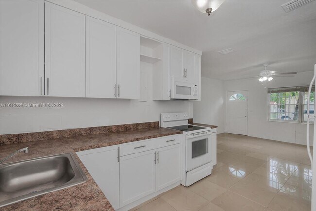 Photo - 4200 NW 14th Ave Unit 4202