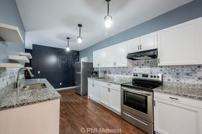 Photo - 3159 E Washington St