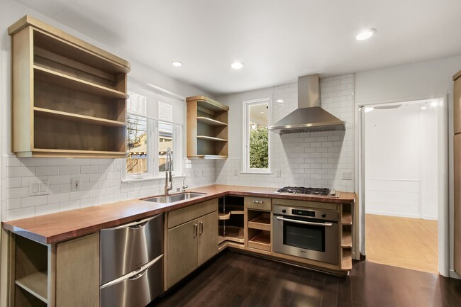 Photo - Downtown Davis Cottage