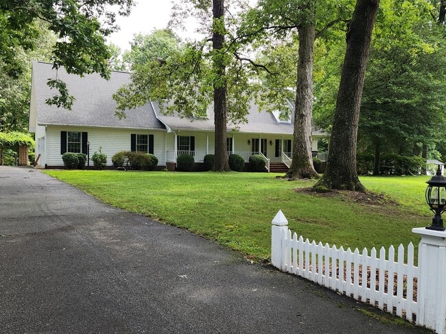 Incredible Spacious Home in Five Lakes! - Incredible Spacious Home in Five Lakes!