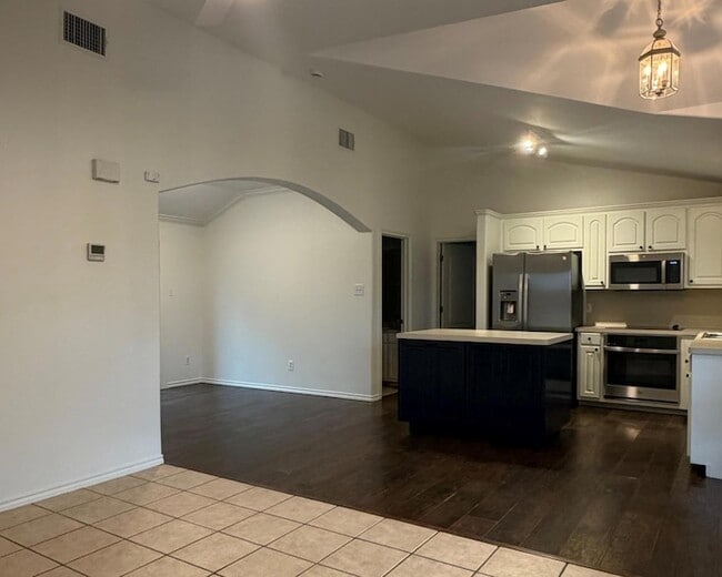 Photo - 414 Summit Ridge Dr N