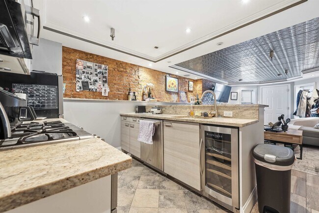 Photo - 535 Bloomfield St Unidad BS