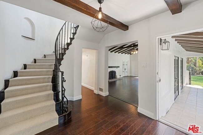 Building Photo - 366 S Crescent Heights Blvd Rental