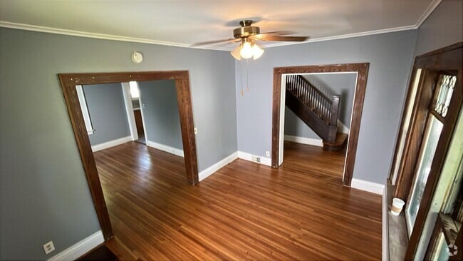Building Photo - 816 Flower City Park Rental