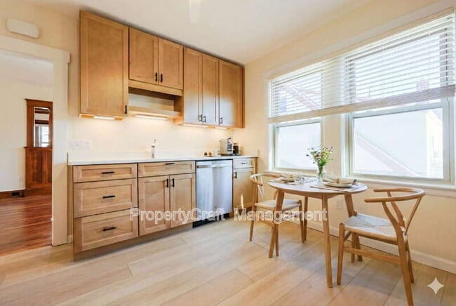 Photo - 105 Marlboro St