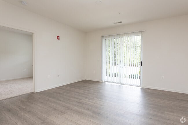 2BR, 2BA - 1,106 SF
