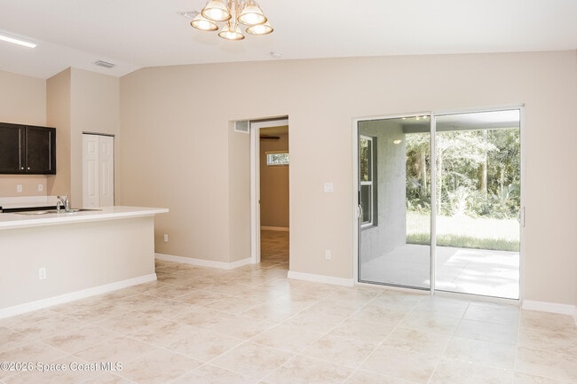 Photo - 418 La Croix Rd SW