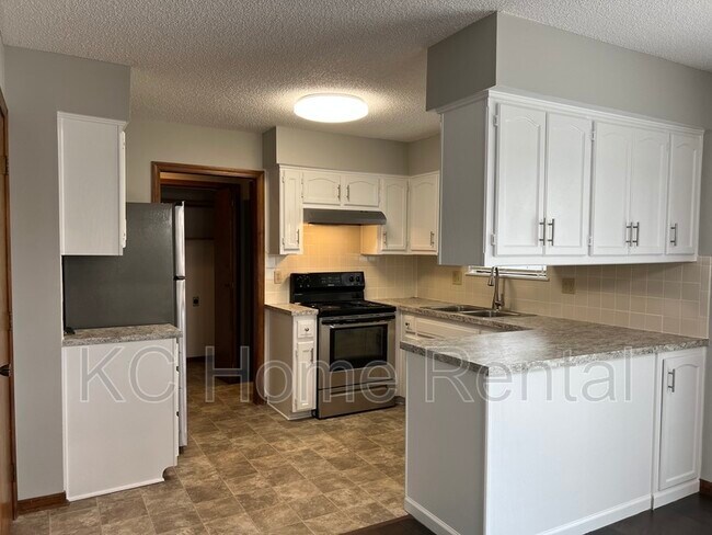 Photo - 10039 W 86th Terrace