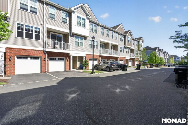 Photo - 404 Dickson Ct