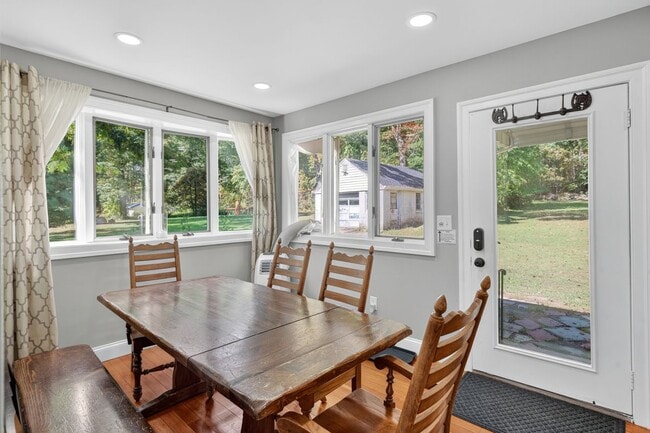 Photo - 1017 Bruyn Turnpike