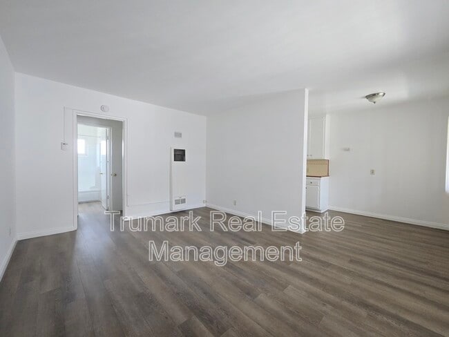 Photo - 103 S Roosevelt Ave
