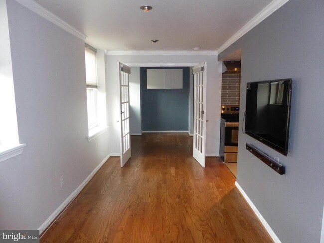 Photo - 1436 Meridian Pl NW Unit 404
