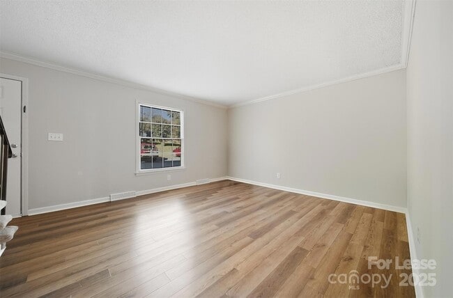 Photo - 824 6th St NW