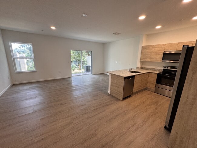Building Photo - 1209 Southstation Pl