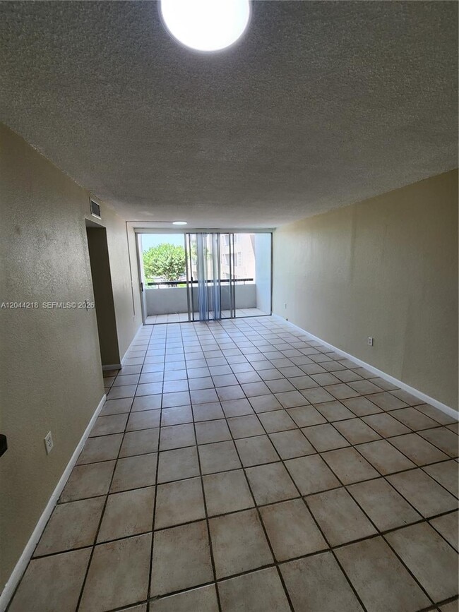 Photo - 802 NW 87th Ave Unidad 312