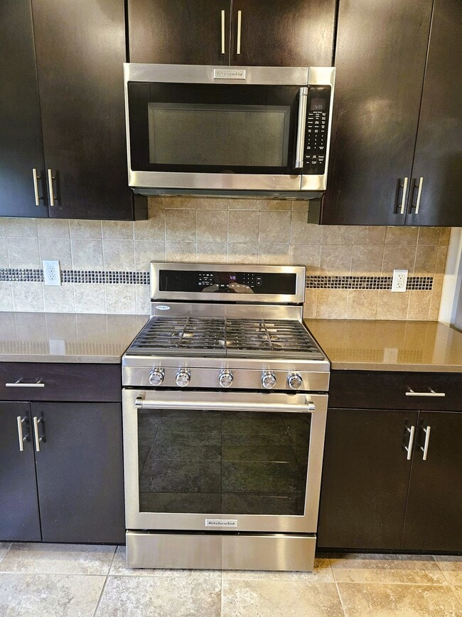 Photo - 2905 Bleeker St Unit 205