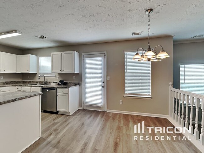 Photo - 220 Timberlake Terrace