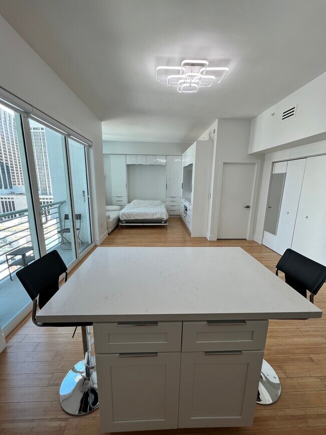 Photo - 133 NE 2nd Ave Unidad 1610