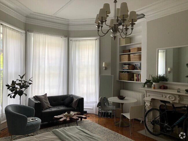 Building Photo - 307 Beacon St Rental